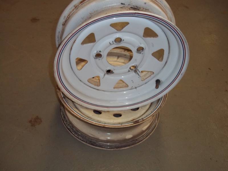 lot 65 image: Pair of Rims