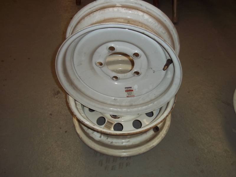 lot 66 image: Pair of Rims