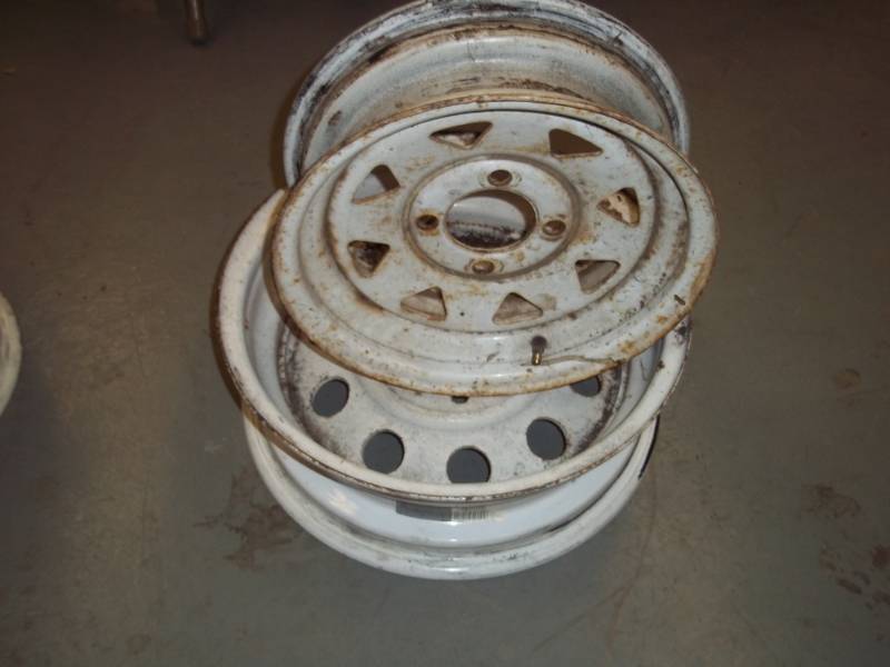 lot 67 image: Pair of Rims
