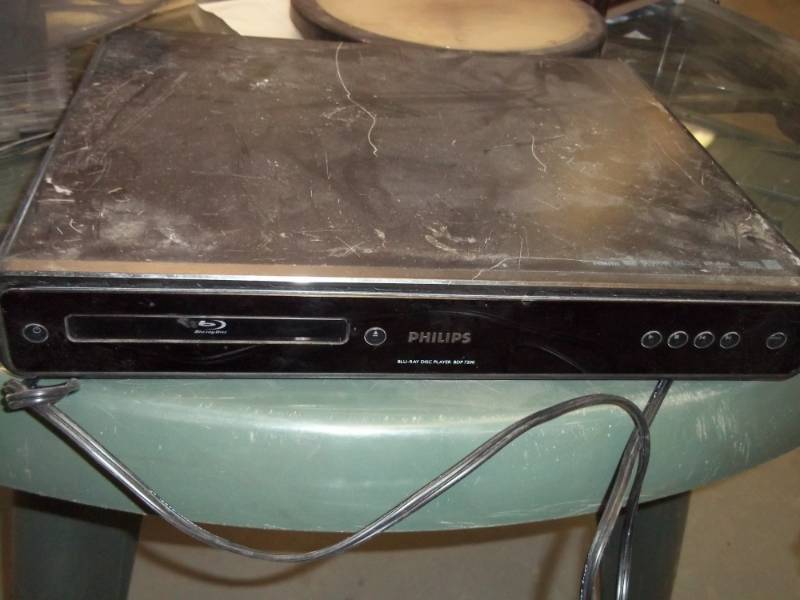 lot 75 image: Philips Blue Ray player