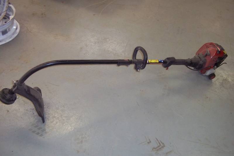 lot 88 image: Craftsman string trimmer for parts