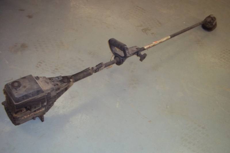 lot 89 image: Craftsman string trimmer