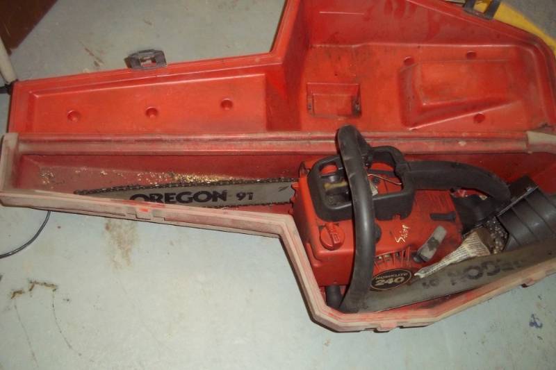 lot 93 image: Homelite 240 Chain saw with case