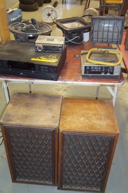 lot 95 image: Electronics Lot