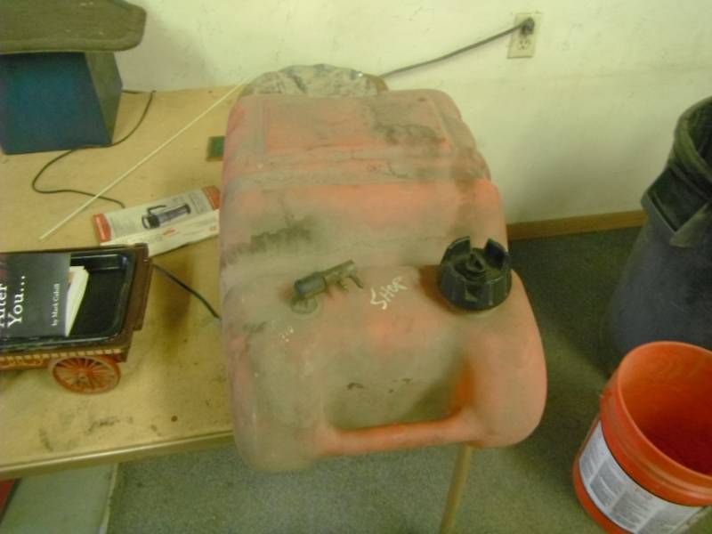 lot 117 image: Boat Gas Tank
