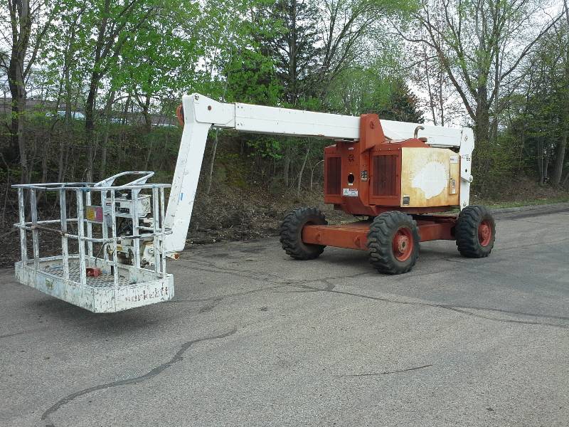 2000 Snorkel ATB60 4x4 Articulating Boom Lift