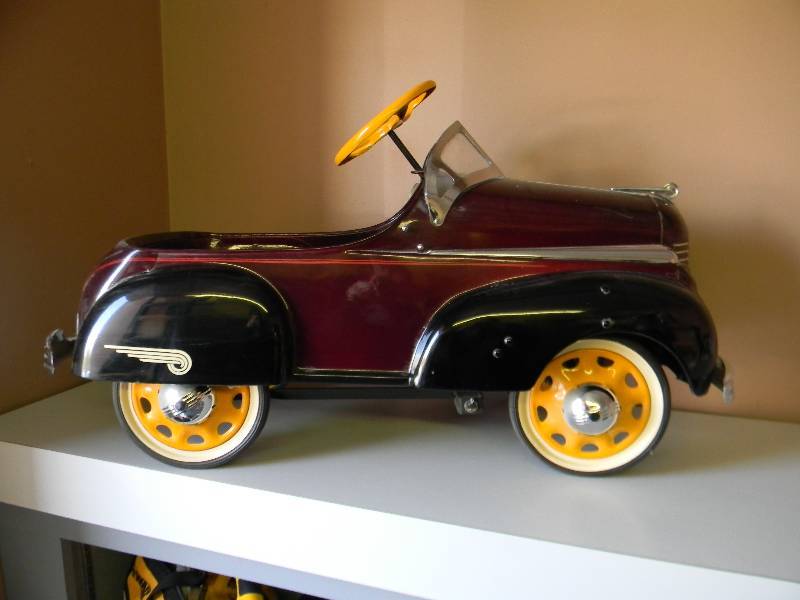 lot 1 image: 1930s STEELCRAFT DODGE PEDAL CAR (HAD A $2500.00 DOLLAR RESTORATION IN THE 70s) - THESE ARE SELLING FOR UP TO $7500.00 - PLEASE TAKE THE TIME TO INSPECT THIS ITEM - SEE PICTURES