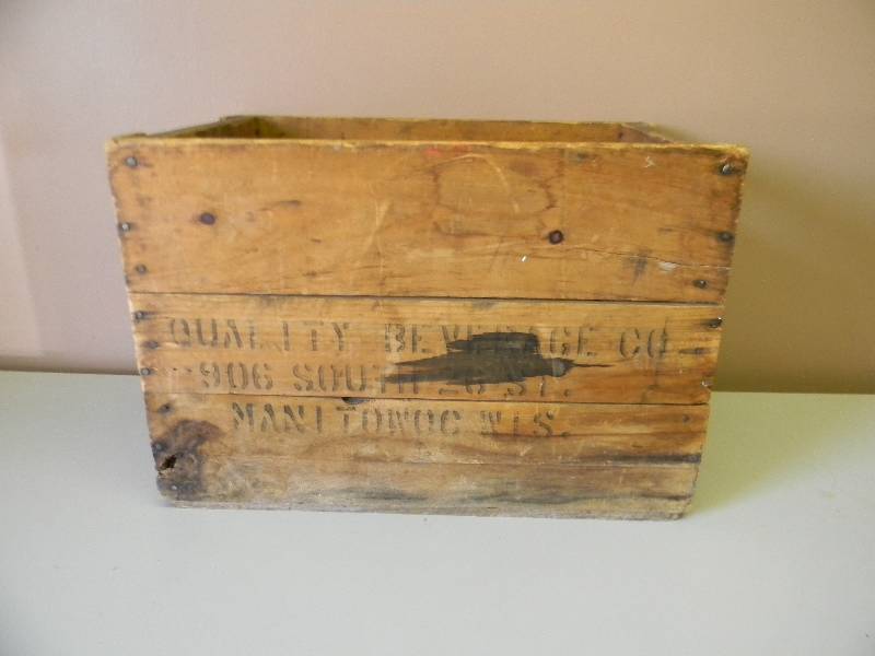 lot 6 image: ANTIQUE WOOD CRATE, QUALITY BEVERAGE CRATE - RARE - SEE PICTURES