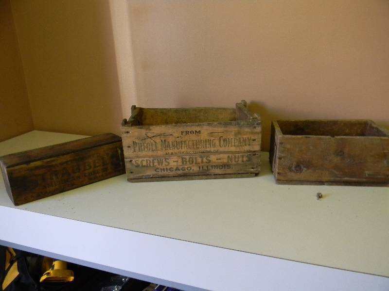 lot 7 image: 3 ANTIQUE WOOD CRATES - VARIOUS SIZES & ADVERTISERS - SEE PICTURES