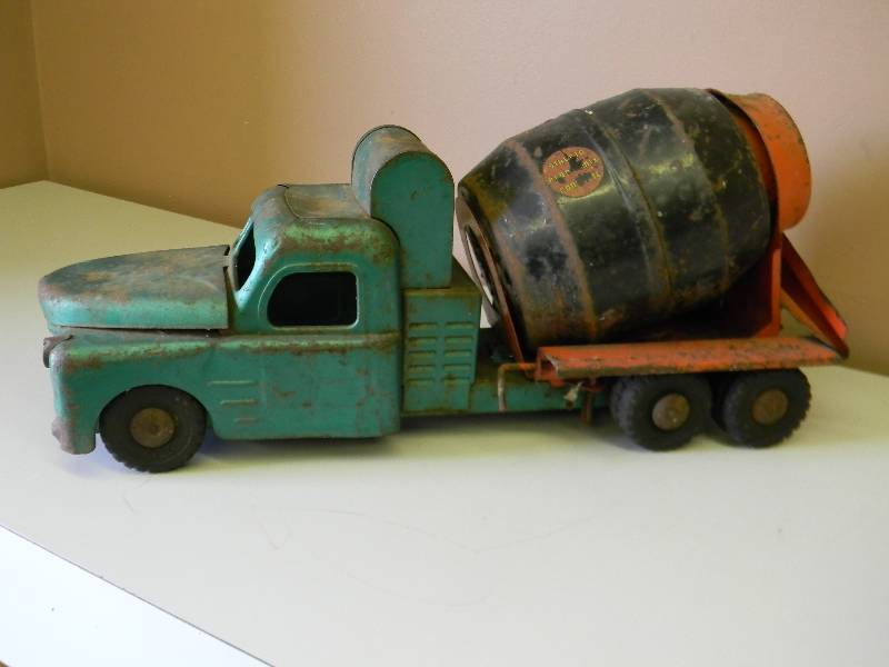lot 21 image: RARE - Structo Pressed Steel Ready Mix Concrete Mixer Truck Vintage - SEE PICTURES
