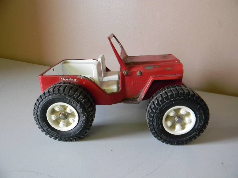 lot 29 image: Vintage Tonka Jeep Dune Buggy Red - SEE PICTURES