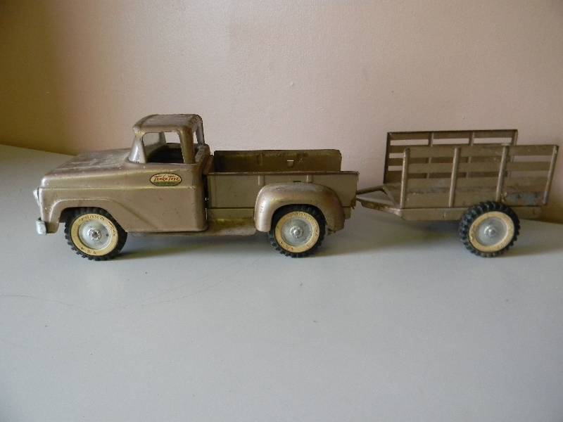 lot 31 image: Tonka Pressed Steel 1950s Pickup Truck With Trailer - SEE PICTURES
