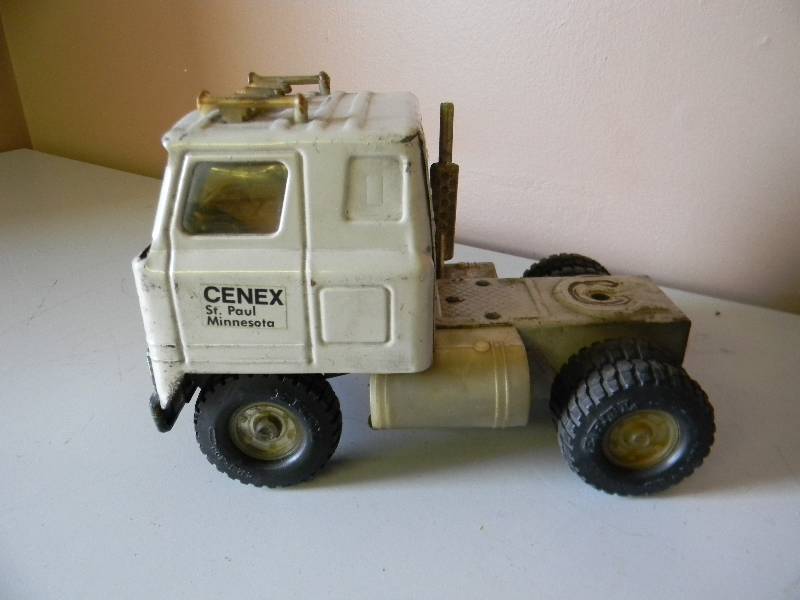 lot 33 image: Ertl Cenex St PAUL MINNESOTA Semi Tractor Truck Only - SEE PICTURES