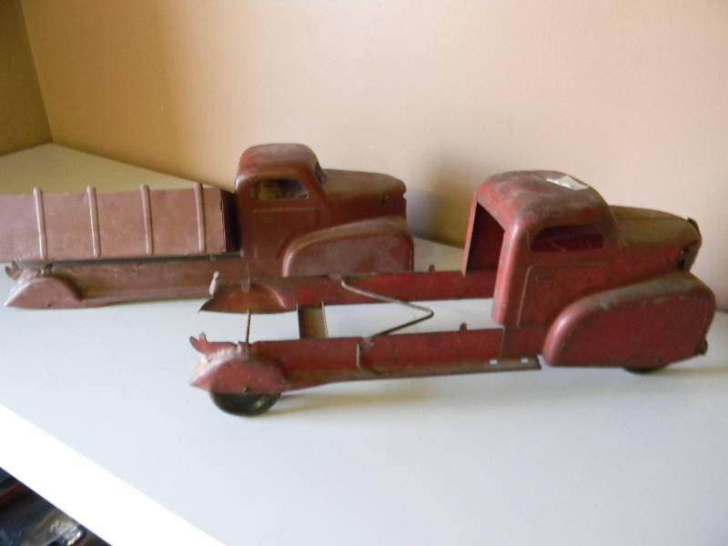 lot 35 image: 2 - 1930S-40S  PRESSED STEEL TRUCK - VINTAGE RARE - FOR RESTORE OR PARTS - SEE PICTURES
