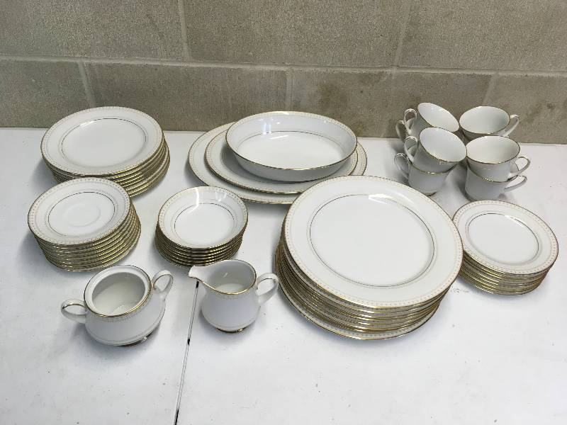 lot 86 image: Noritake China Set