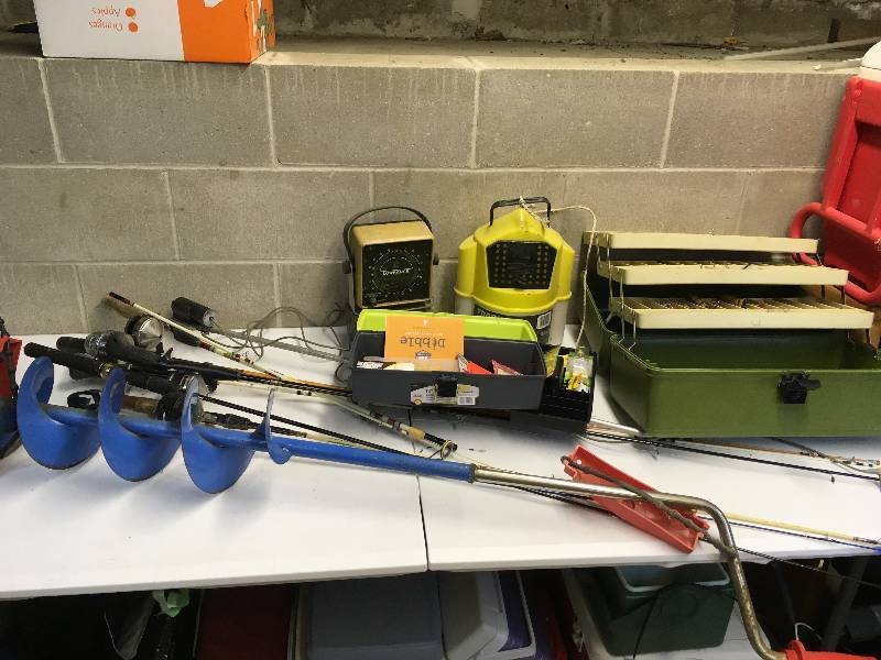 lot 100 image: Fishing Supplies