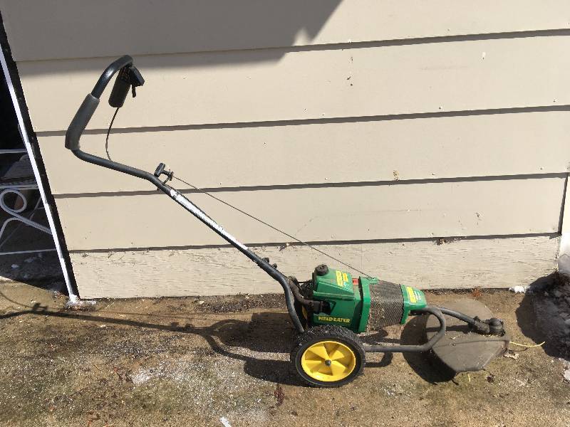 lot 149 image: Weedeater Push Trimmer
