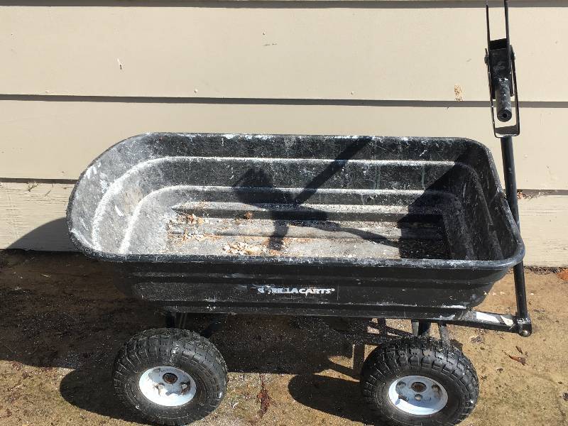 lot 152 image: Garden Dump Cart