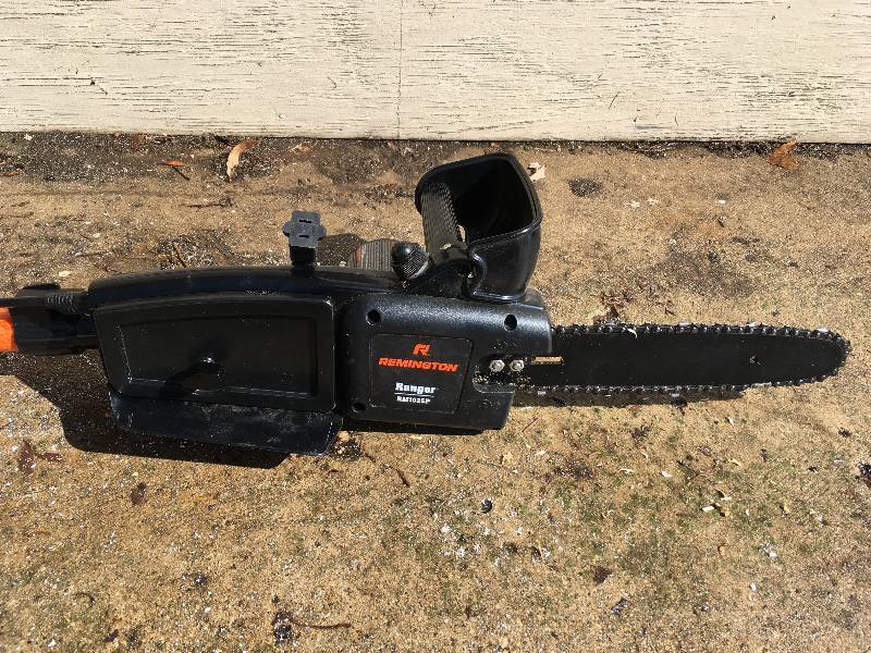 lot 155 image: Remington Electric Pole Chain saw