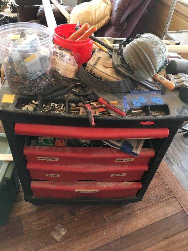 lot 190 image: Tool Box Jam Packed Full of Tools