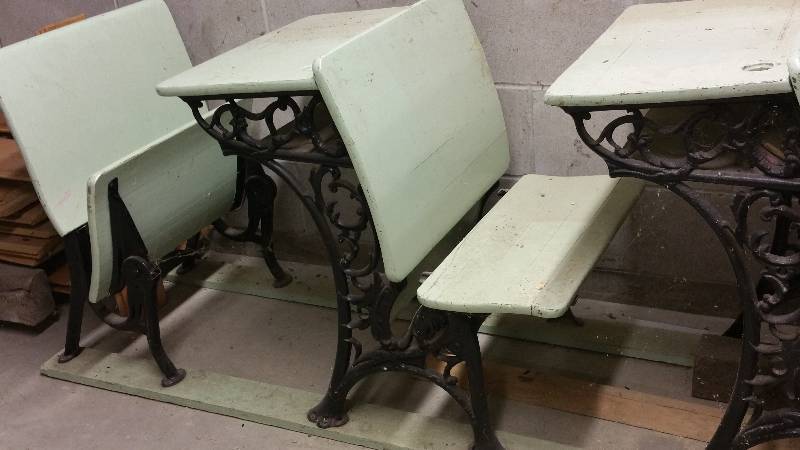 lot 29 image: Vingtage School Desk