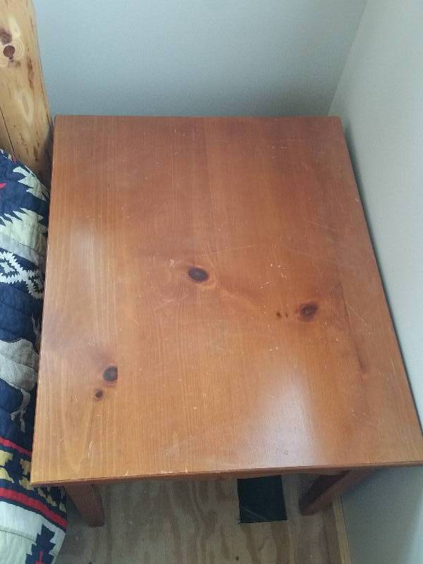 lot 8 image: Broyhill Brand End Table or Nightstand