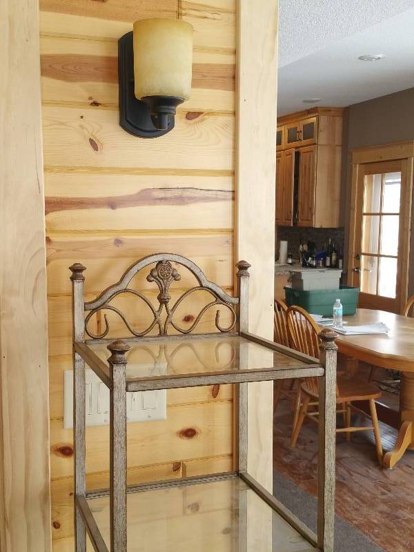 lot 12 image: Metal & Glass Shelf