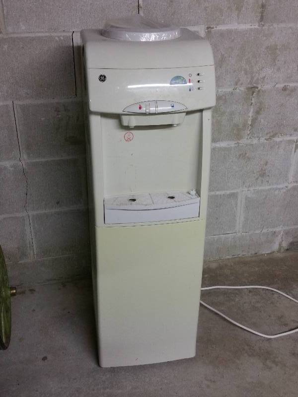 GE Water Cooler Willmar Quality Moving Auction Sylvan Boat, Sports Collectibles, Antiques