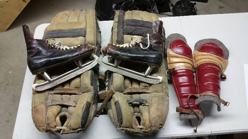 lot 67 image: Vintage Hockey Pads