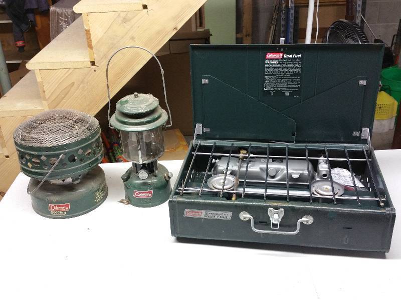 lot 98 image: Coleman Camp Stove & Lantern