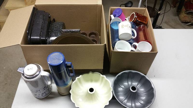lot 102 image: Kitchenware, etc.