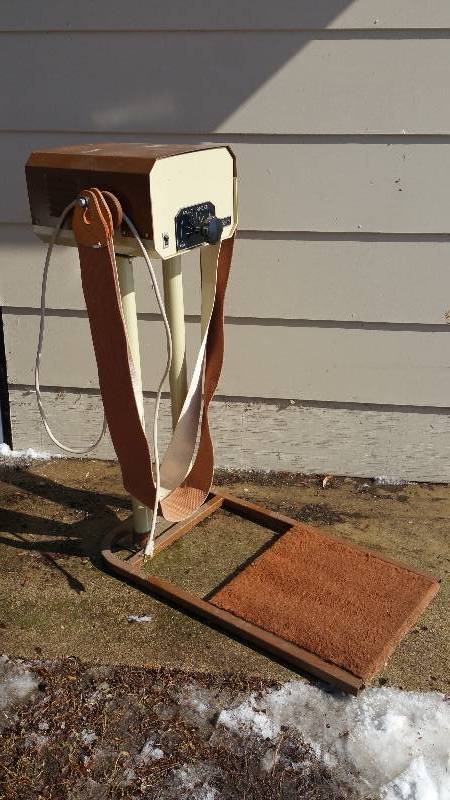 lot 136 image: Vintage Vibrating Exerciser belt