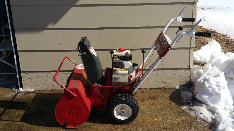 lot 137 image: Snapper Snow Blower