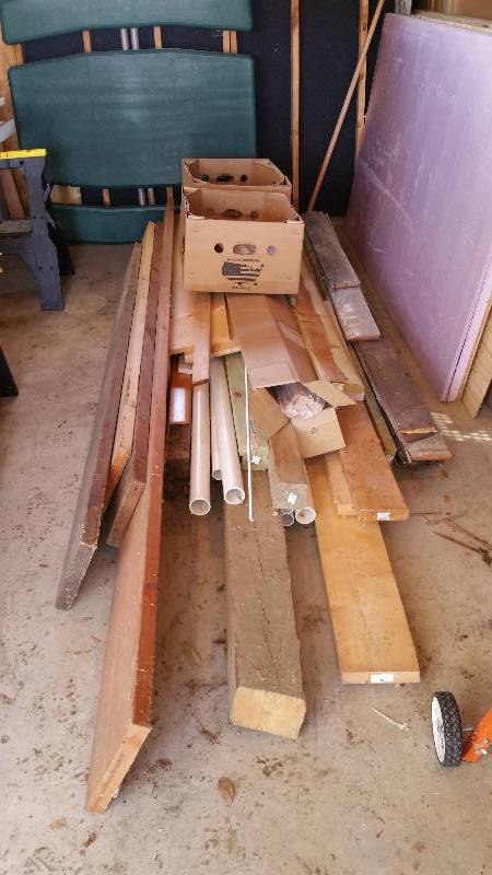 lot 141 image: Assorted Lumber