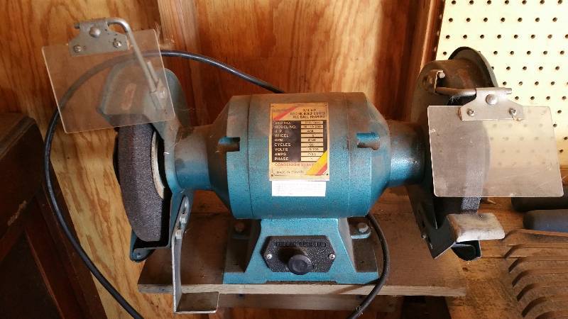 lot 160 image: Eletric Bentch Grinder