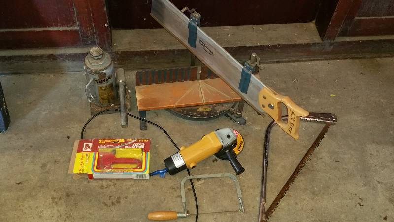 lot 162 image: Assorted Tools