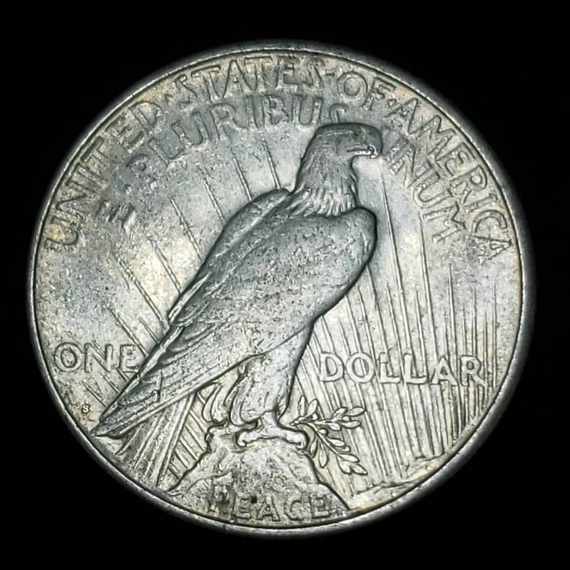 lot 212 image: 1922 S Silver Peace Dollar