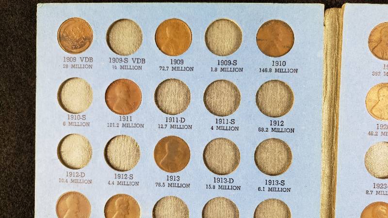 lot 245 image: Large Lincoln Cent Collection - Wheat from 1909 and On