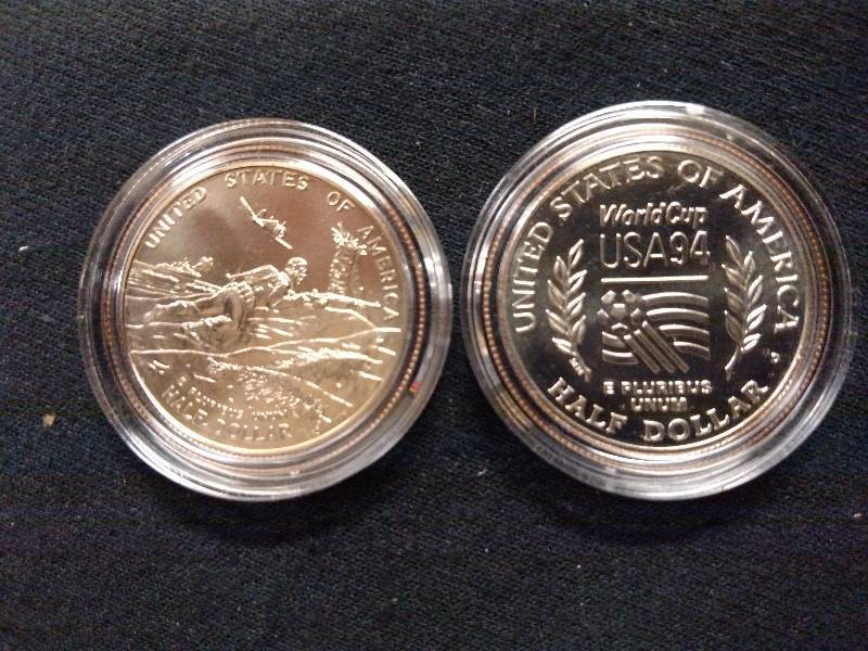 lot 88 image: 1991 & 1994 Modern Commerative Half...