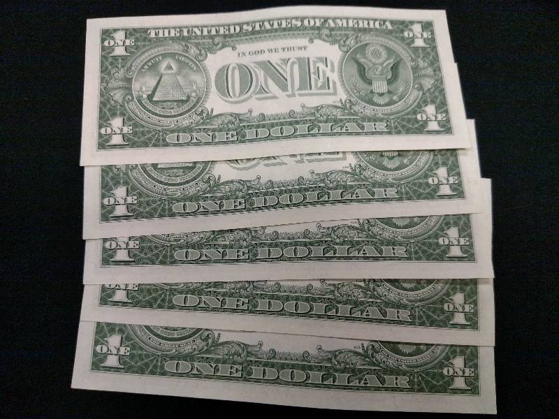 lot 146 image: (5) Uncirculated 1957 B One Dollar ...