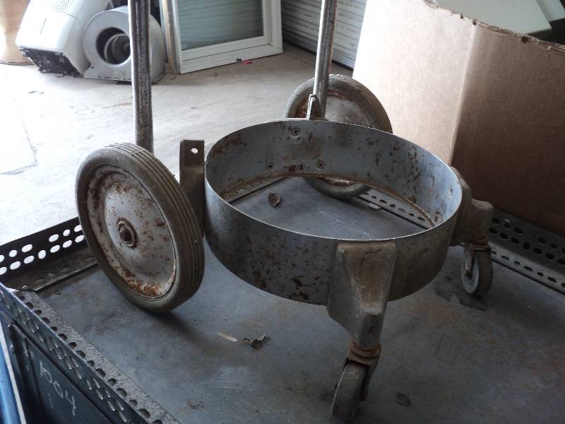 lot 6 image: Small barrel cart - metal...
