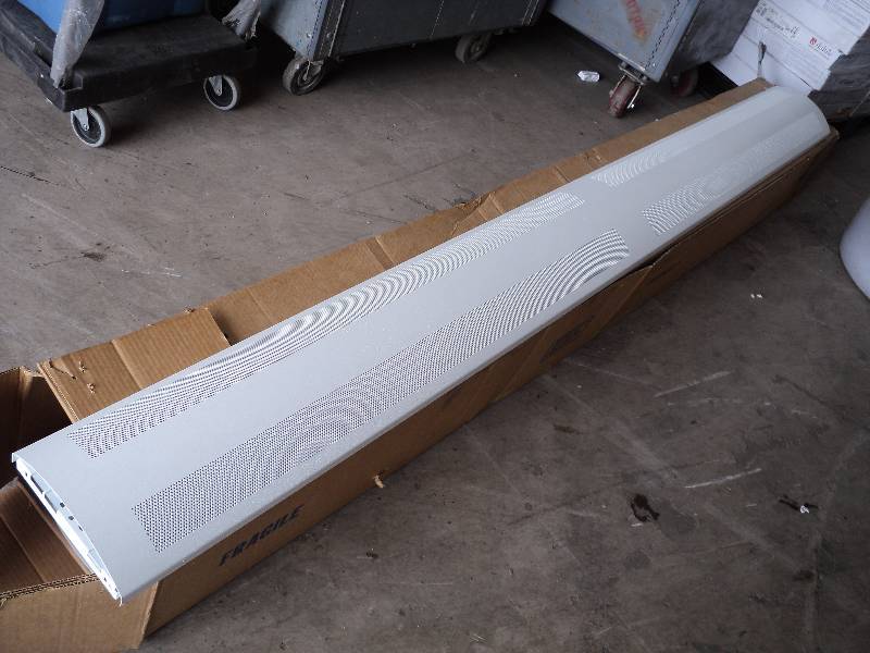 lot 11 image: 8 fluorescent light - use 4 4 bul...
