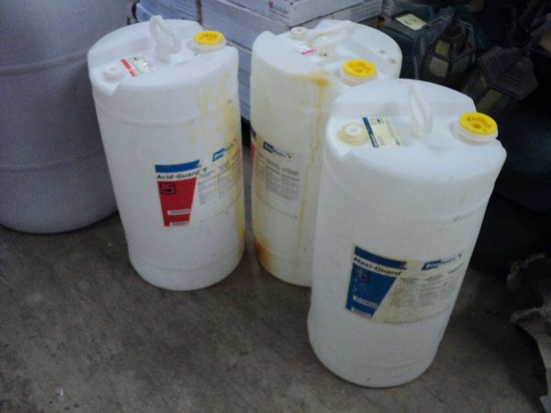 lot 22 image: 3 plastic barrels 26 high...