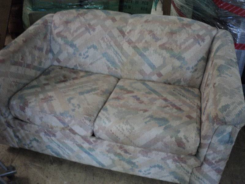 lot 26 image: loveseat...