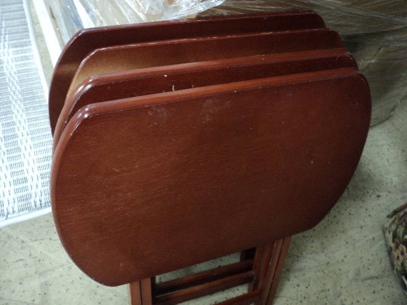 lot 30 image: T.V. trays...