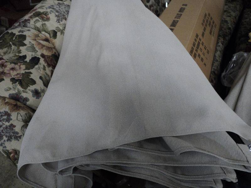 lot 34 image: 9 patio umbrella - has bottom pole...