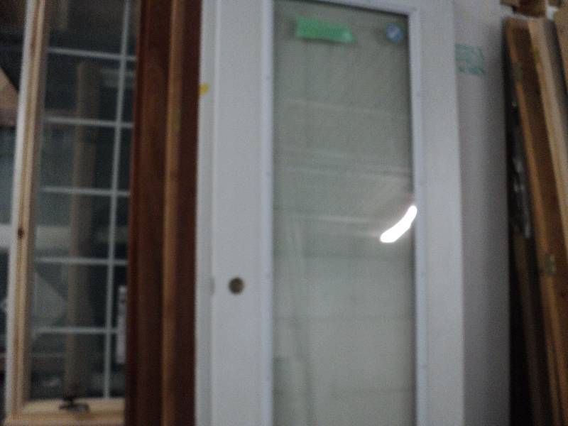 lot 91 image: 3 x 79 door with glass insert...