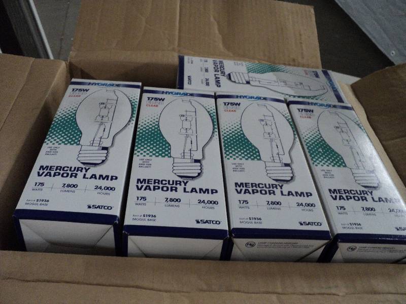 lot 210 image: 10 Mercury Vapor Lamp...