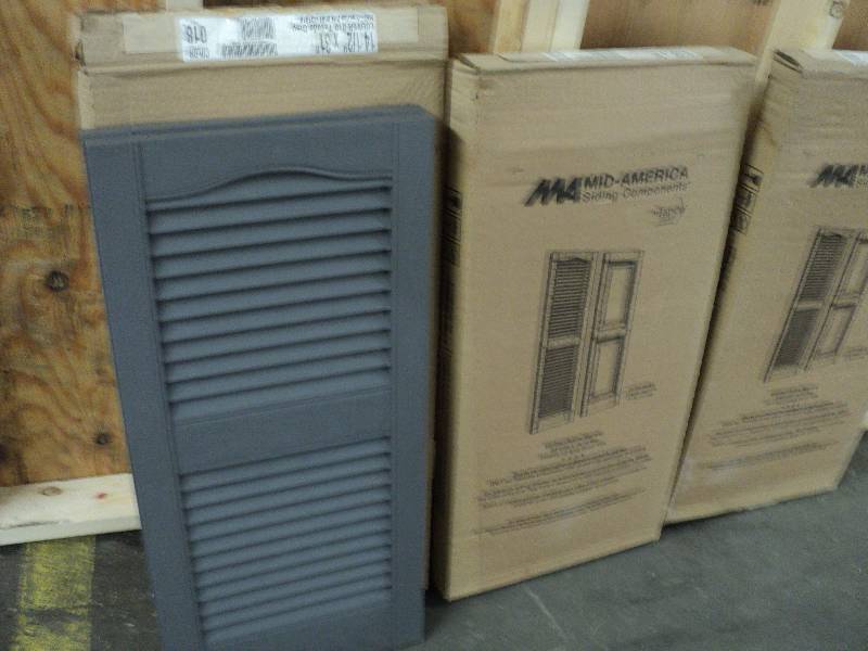 lot 212 image: 3 pairs Louver shutters 14.5x31...