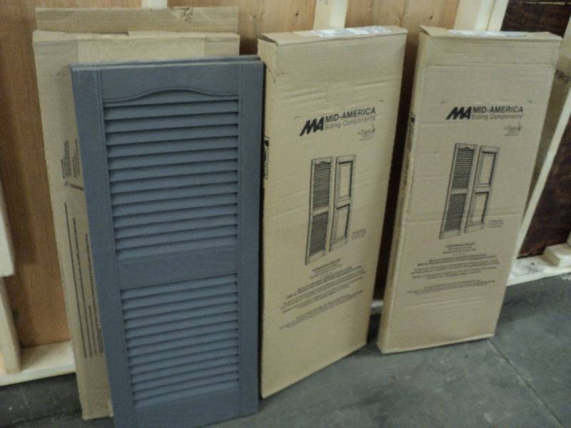 lot 213 image: 3 pairs Louver shutters 14.5x36...